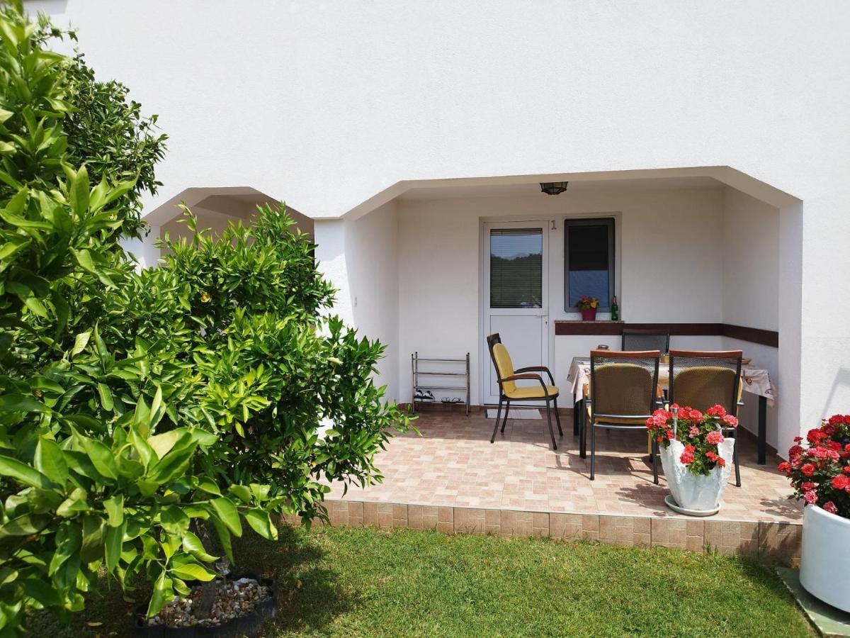 Marijan Apartment Pula Exterior photo