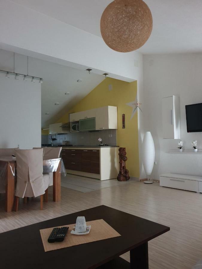 Marijan Apartment Pula Exterior photo